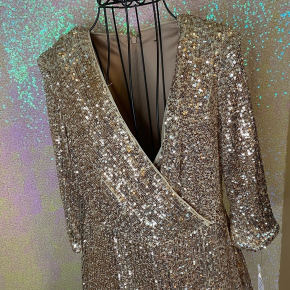 R&M Richards Dresses & Skirts - R&M Richards Sequin Dress